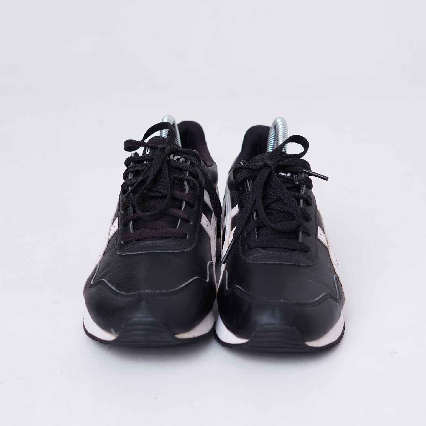ASICS tiger runner black and white