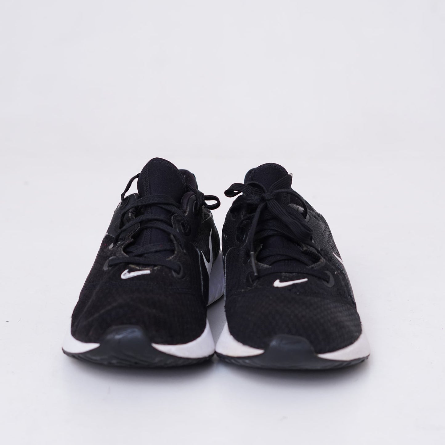 Nike Legend React "Black and White"