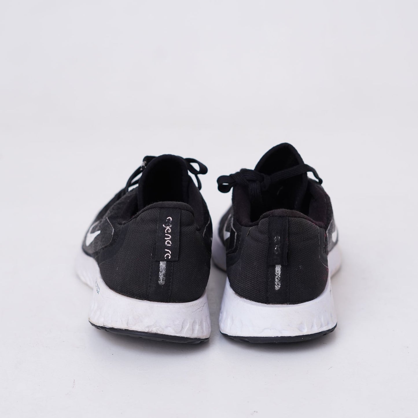 Nike Legend React "Black and White"